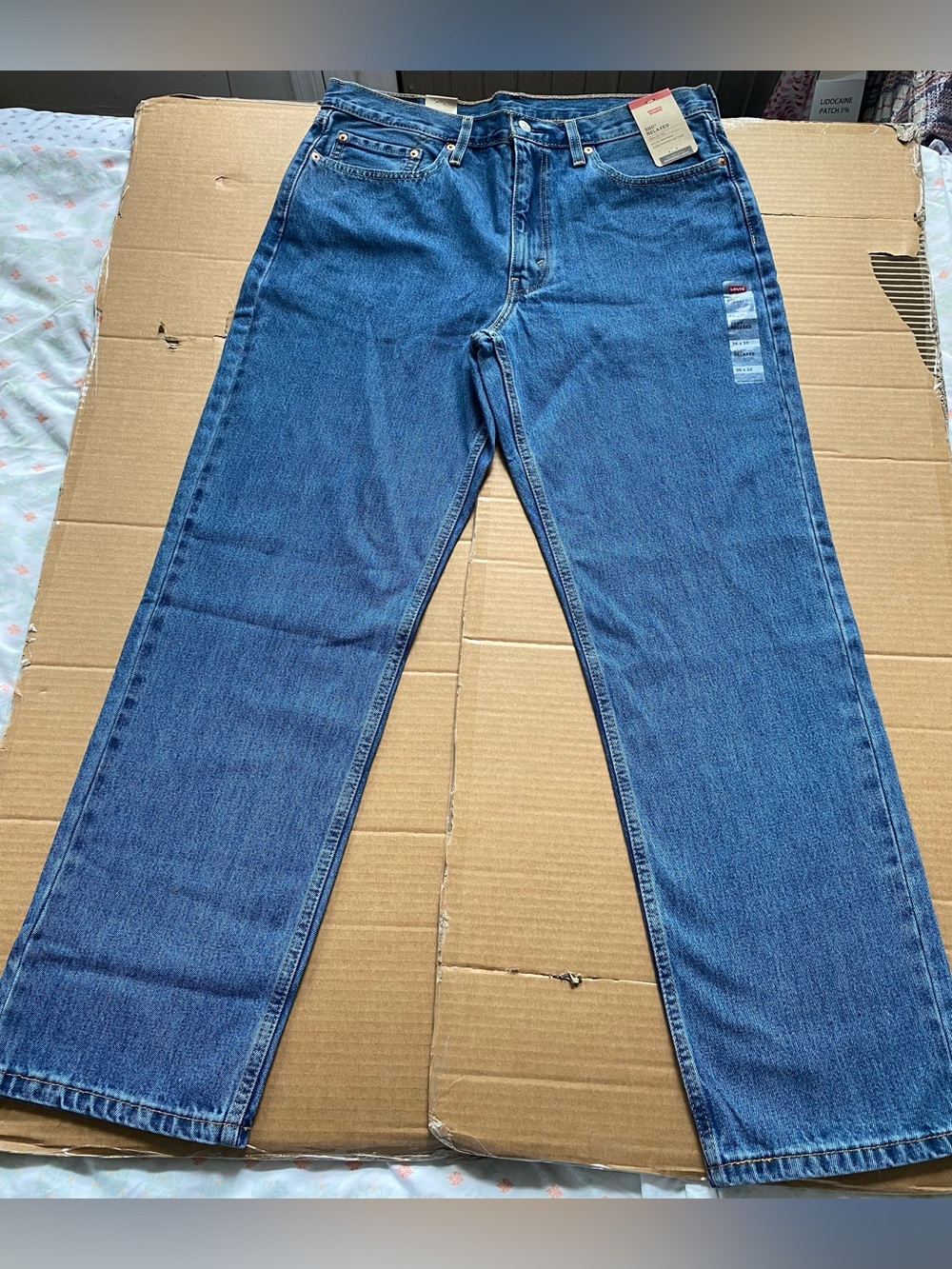 Levi's Men's Classic Straight Leg Jeans in Medium Blue